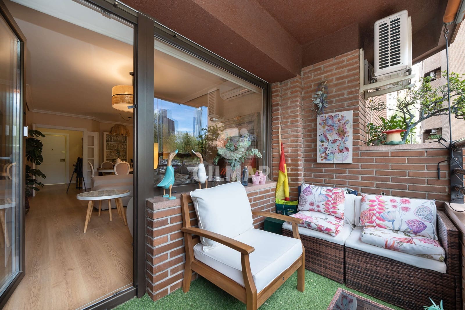 4 bedroom Flat for sale in Madrid city with pool garage - € 890,000 (Ref: 9752553)