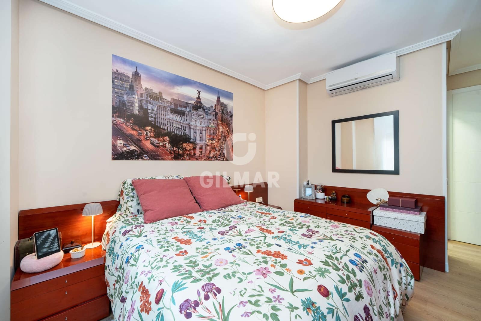 4 bedroom Flat for sale in Madrid city with pool garage - € 890,000 (Ref: 9752553)