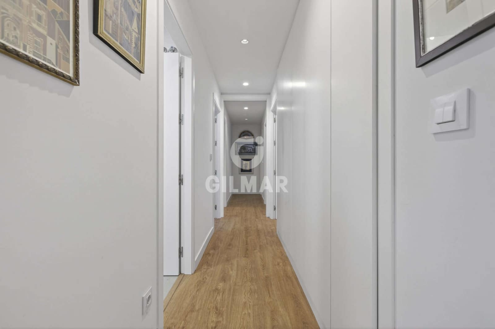 5 bedroom Flat for sale in Seville city with garage - € 850,000 (Ref: 9753637)