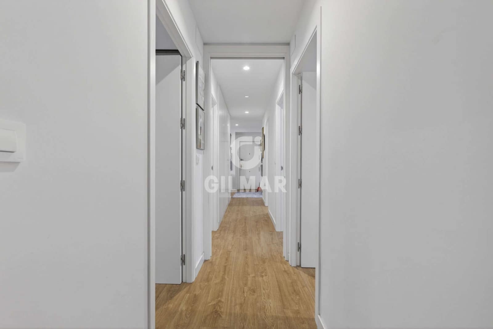 5 bedroom Flat for sale in Seville city with garage - € 850,000 (Ref: 9753637)