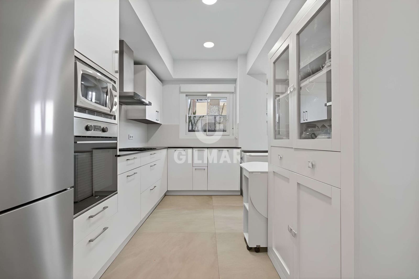 5 bedroom Flat for sale in Seville city with garage - € 850,000 (Ref: 9753637)