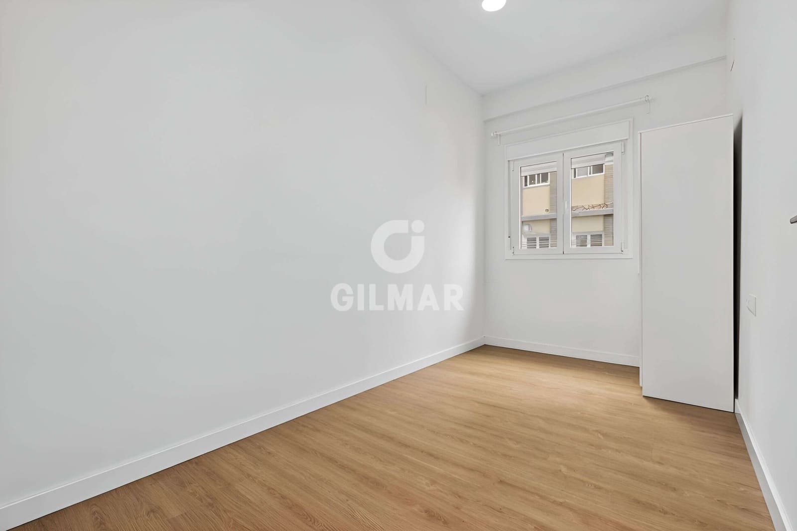 5 bedroom Flat for sale in Seville city with garage - € 850,000 (Ref: 9753637)