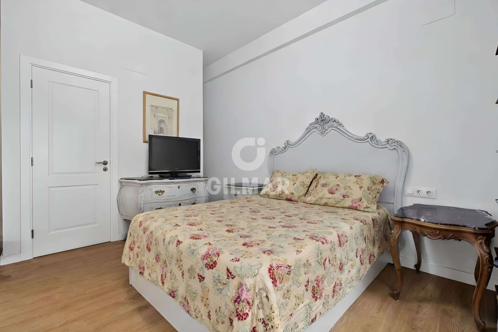 5 bedroom Flat for sale in Seville city with garage - € 850,000 (Ref: 9753637)