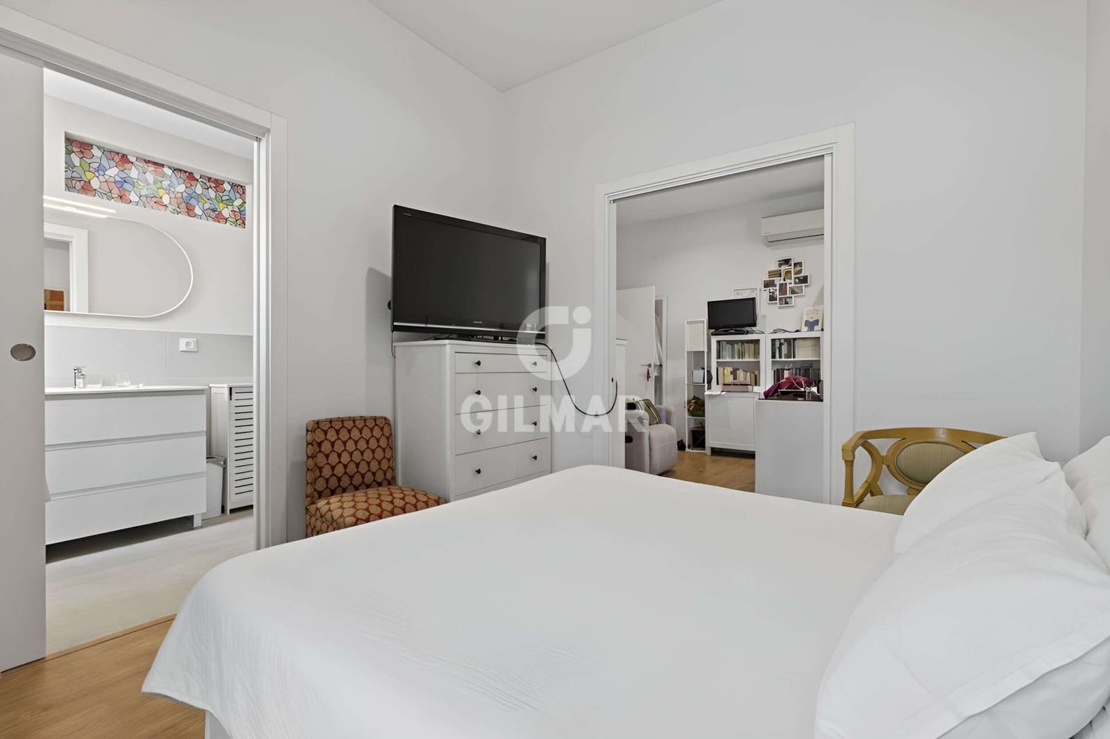 5 bedroom Flat for sale in Seville city with garage - € 850,000 (Ref: 9753637)