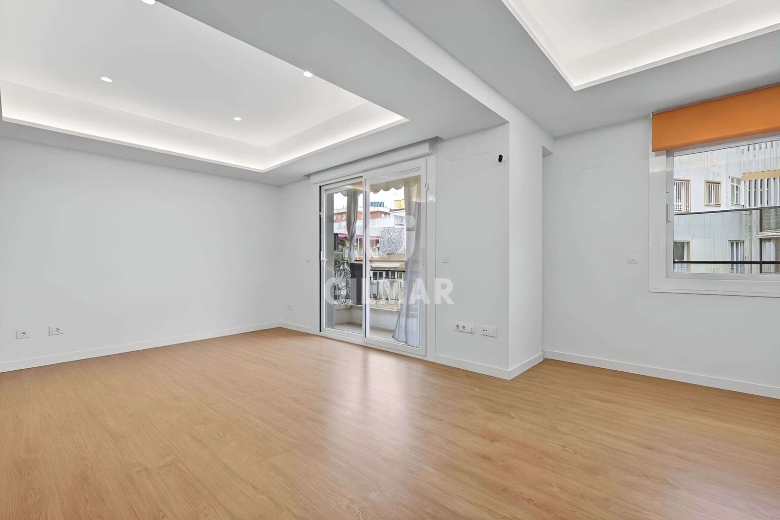 5 bedroom Flat for sale in Seville city with garage - € 850,000 (Ref: 9753637)