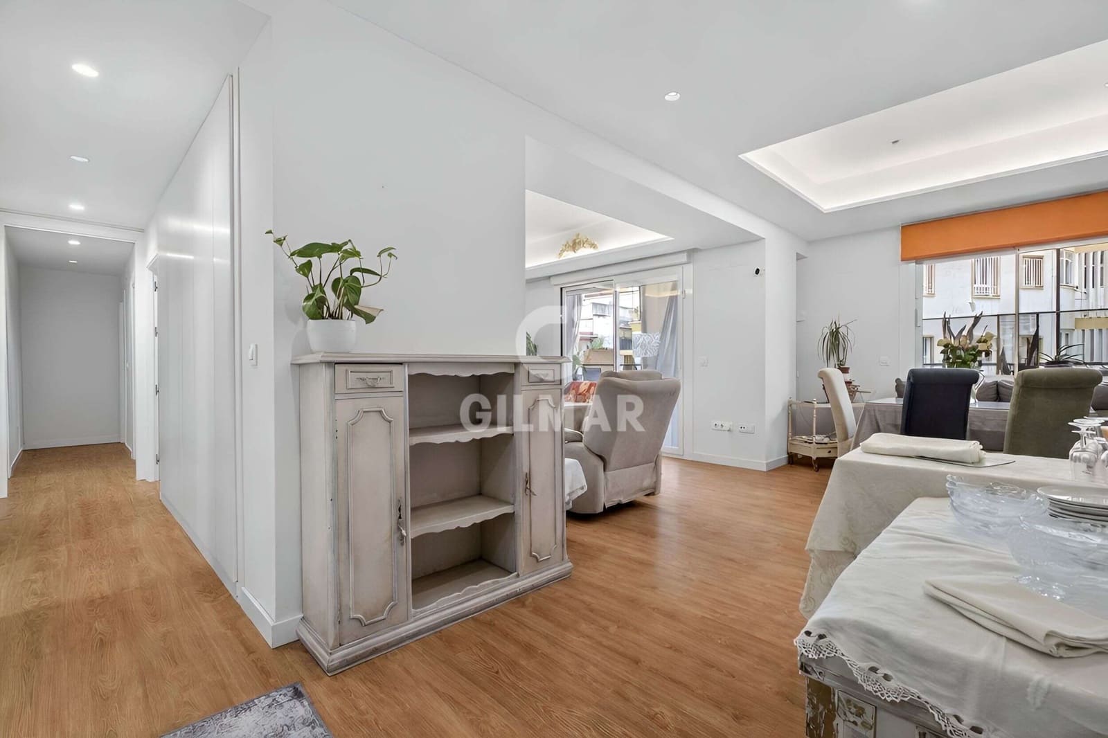 5 bedroom Flat for sale in Seville city with garage - € 850,000 (Ref: 9753637)