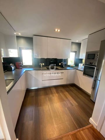 3 makuuhuone Kattohuoneisto myytävänä paikassa El Paraiso, Estepona mukana uima-altaan 
autotalli - 835 000 € (Ref: 9756736)