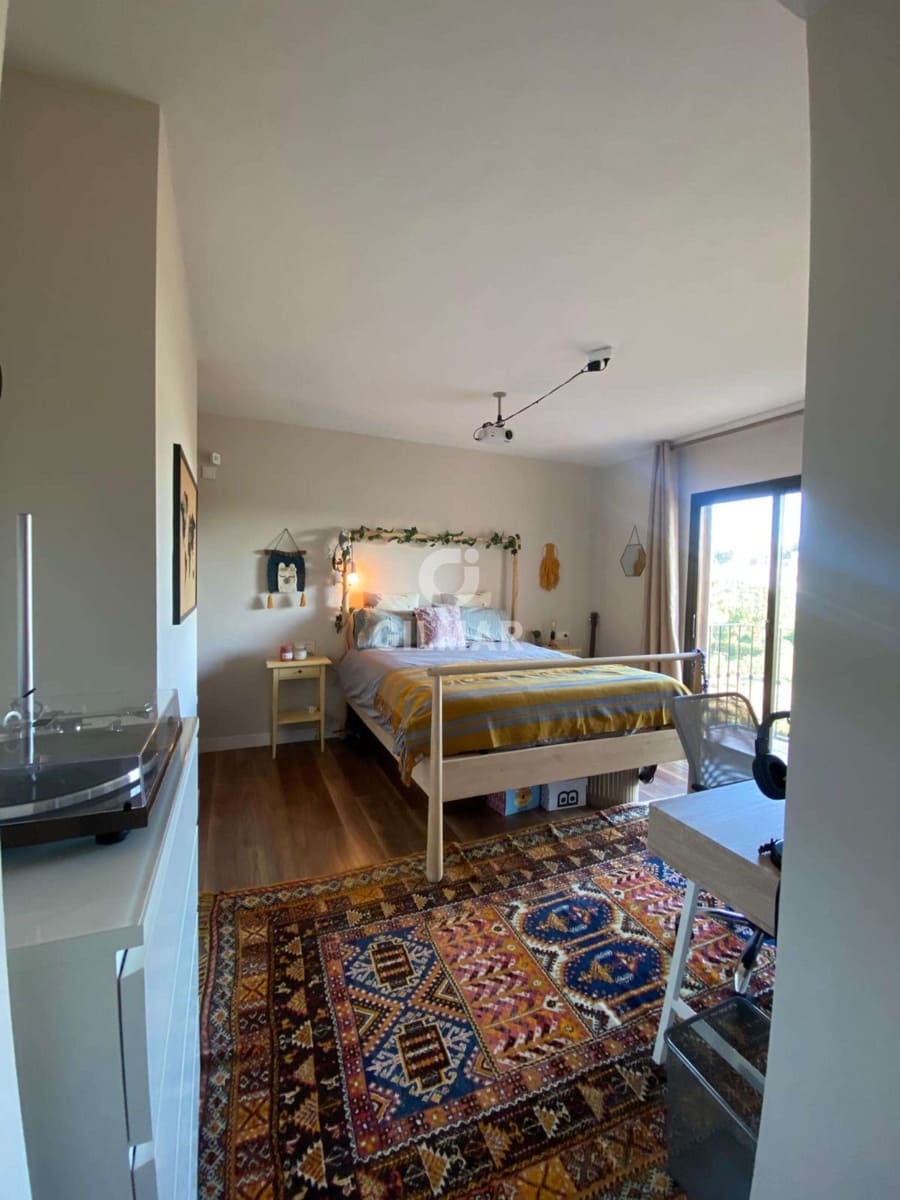 3 makuuhuone Kattohuoneisto myytävänä paikassa El Paraiso mukana uima-altaan 
autotalli - 835 000 € (Ref: 9756736)