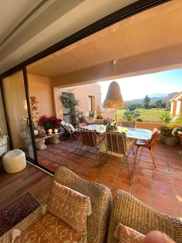 3 makuuhuone Kattohuoneisto myytävänä paikassa El Paraiso, Estepona mukana uima-altaan 
autotalli - 835 000 € (Ref: 9756736)