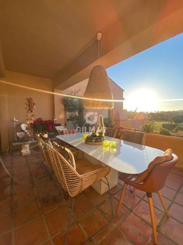 3 makuuhuone Kattohuoneisto myytävänä paikassa El Paraiso, Estepona mukana uima-altaan 
autotalli - 835 000 € (Ref: 9756736)