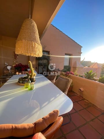 3 makuuhuone Kattohuoneisto myytävänä paikassa El Paraiso, Estepona mukana uima-altaan 
autotalli - 835 000 € (Ref: 9756736)