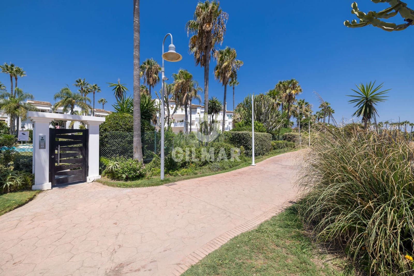 2 sypialnia Mieszkanie na sprzedaż w Costalita z basenem garażem - 450 000 € (Ref: 9756737)