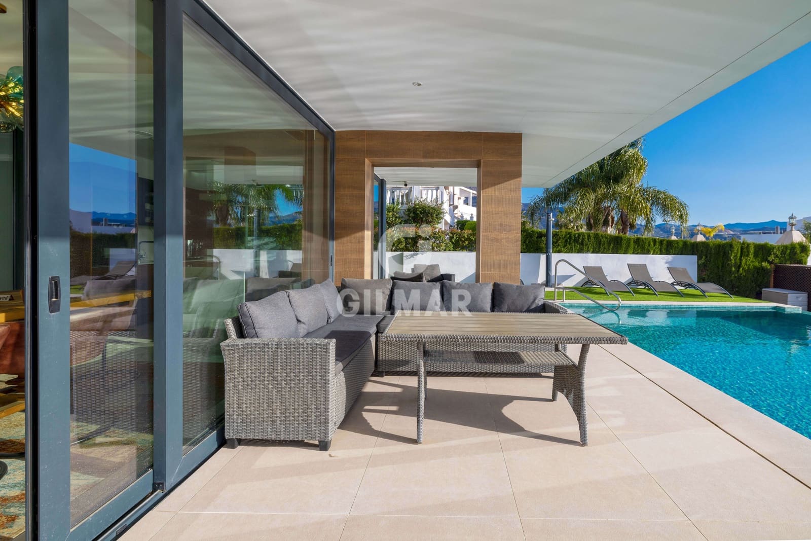 3 makuuhuone Huvila myytävänä paikassa Estepona mukana uima-altaan - 1 440 000 € (Ref: 9756738)