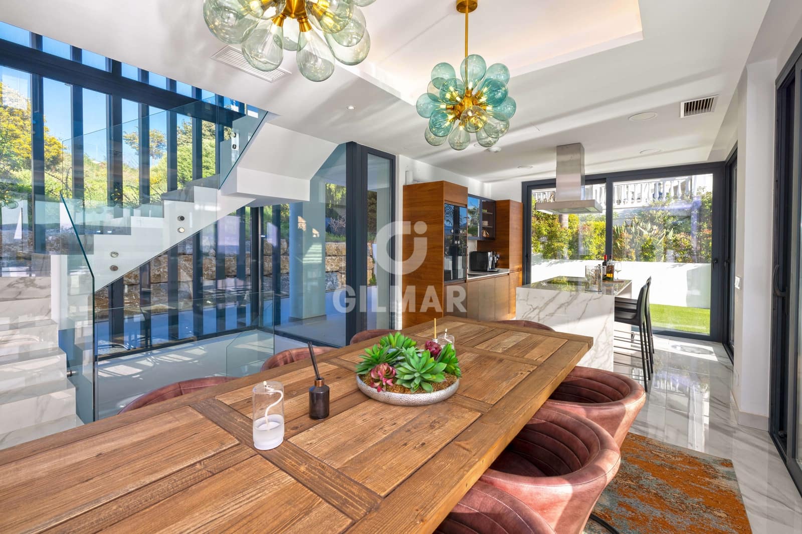 3 makuuhuone Huvila myytävänä paikassa Estepona mukana uima-altaan - 1 440 000 € (Ref: 9756738)