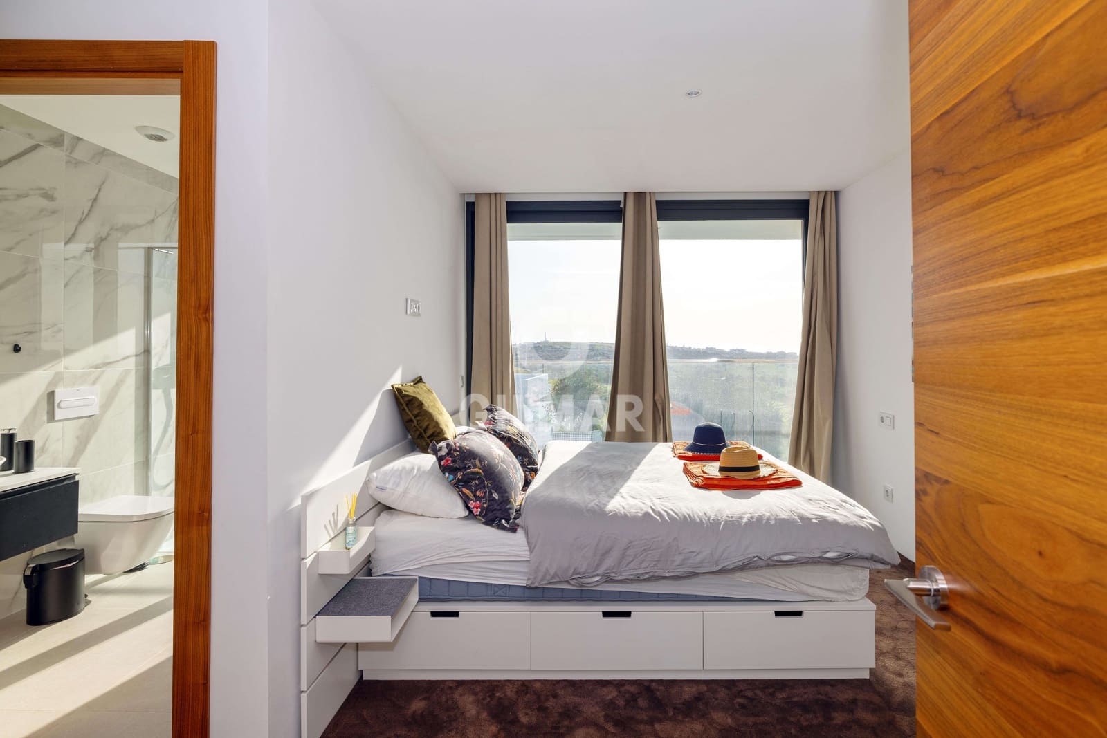 3 makuuhuone Huvila myytävänä paikassa Estepona mukana uima-altaan - 1 440 000 € (Ref: 9756738)