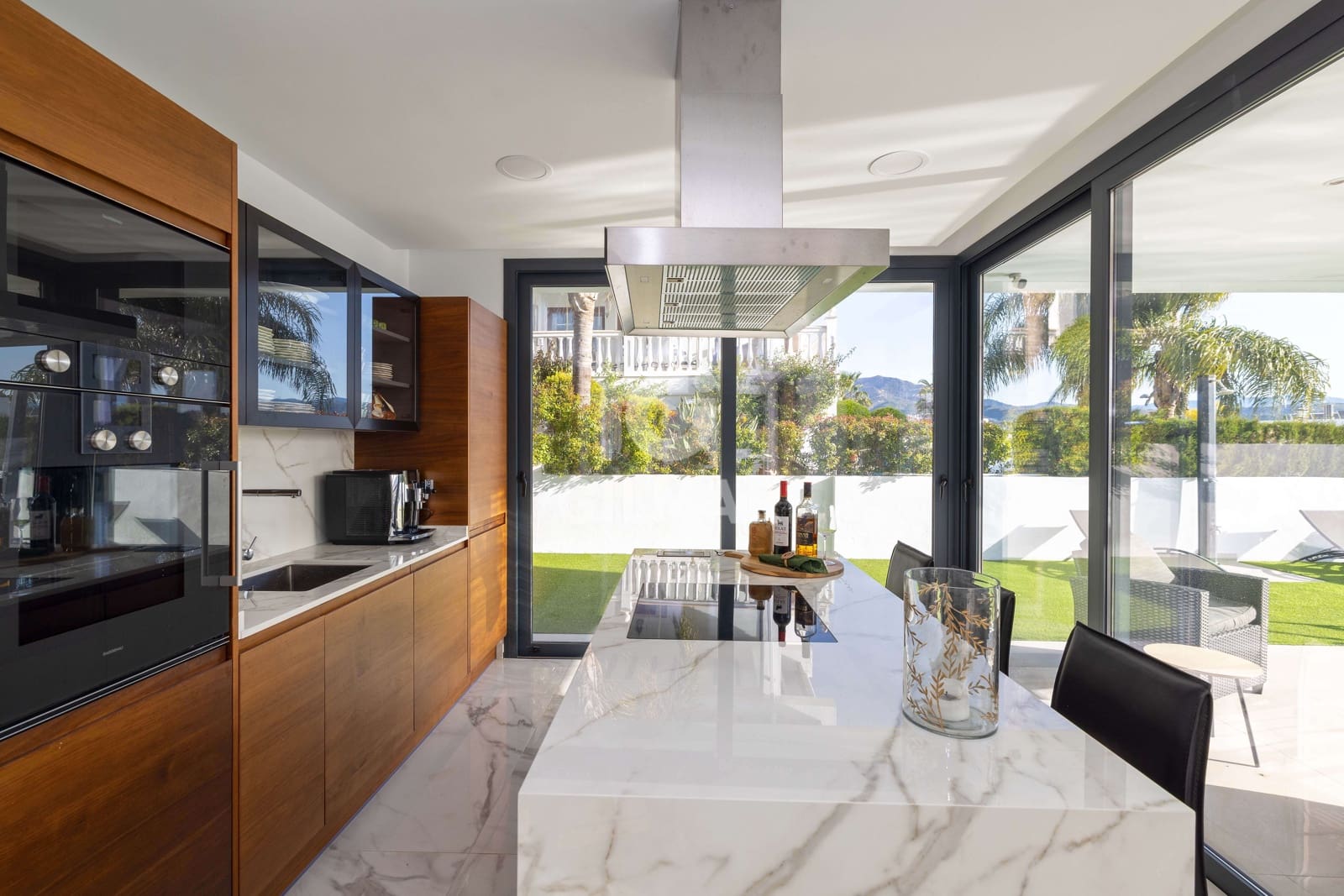 3 makuuhuone Huvila myytävänä paikassa Estepona mukana uima-altaan - 1 440 000 € (Ref: 9756738)