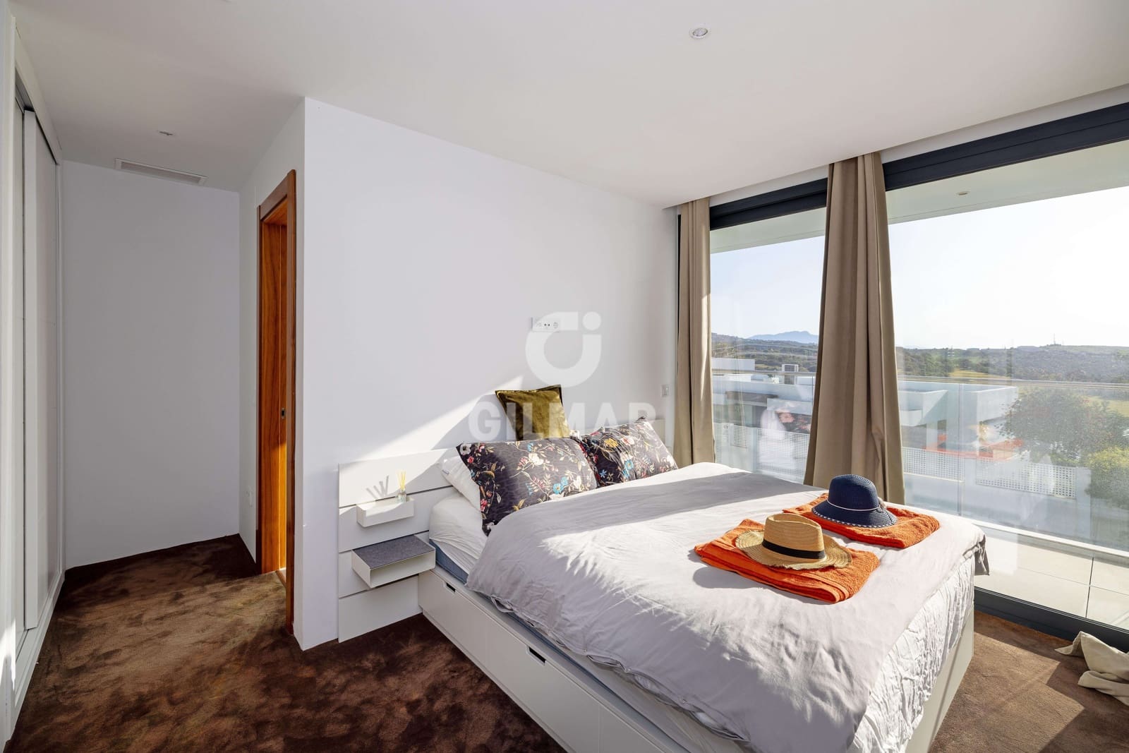 3 makuuhuone Huvila myytävänä paikassa Estepona mukana uima-altaan - 1 440 000 € (Ref: 9756738)