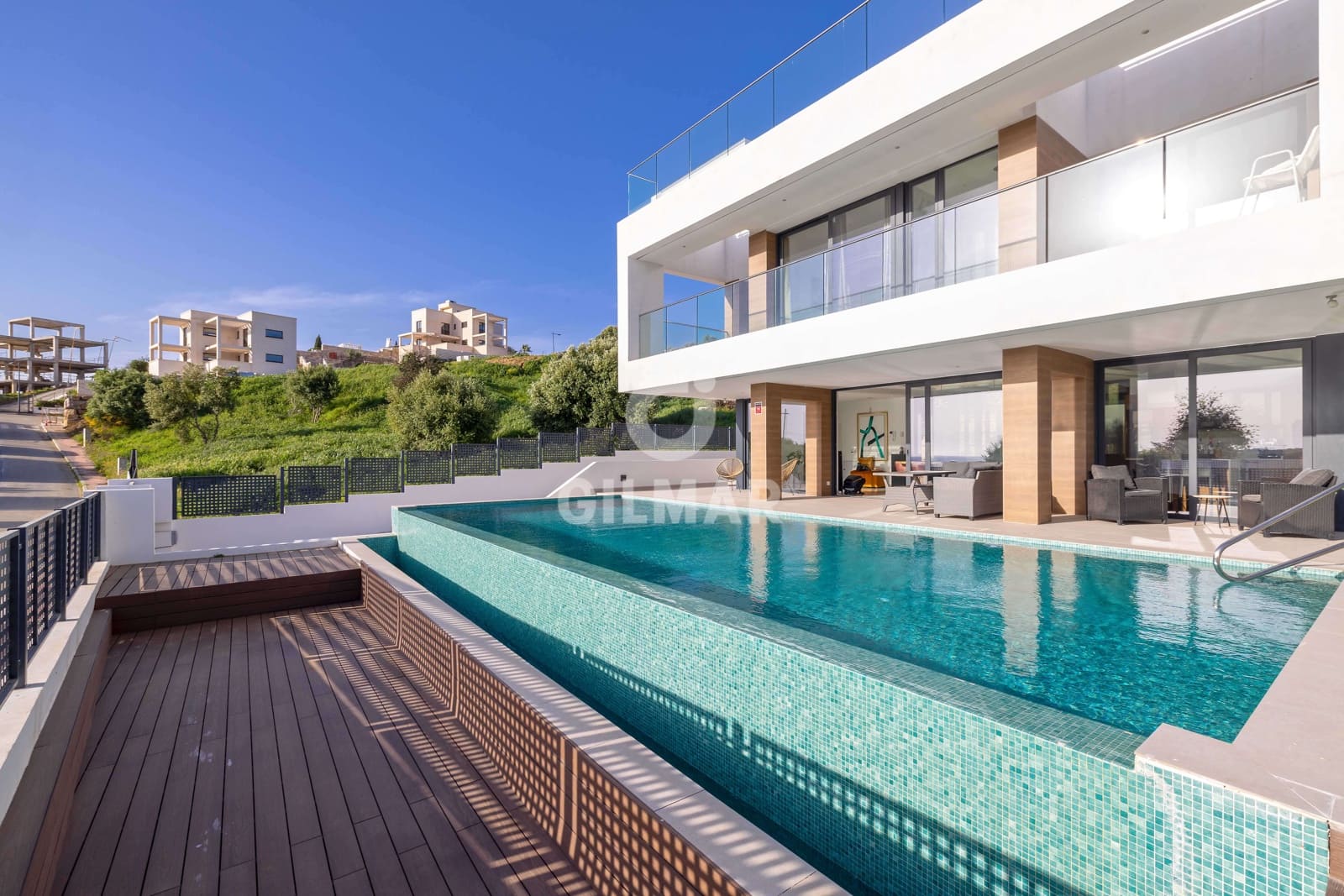 3 makuuhuone Huvila myytävänä paikassa Estepona mukana uima-altaan - 1 440 000 € (Ref: 9756738)