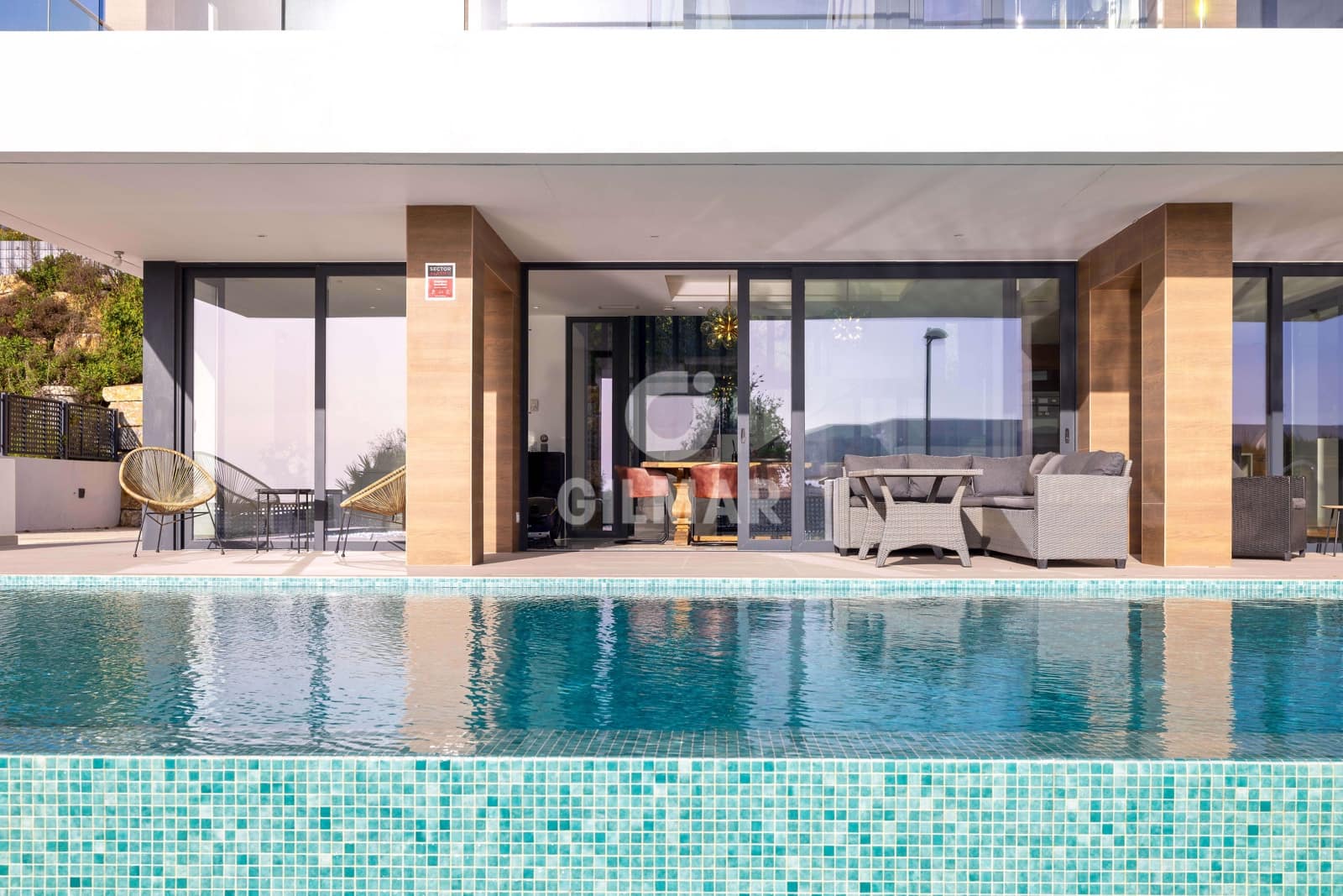 3 makuuhuone Huvila myytävänä paikassa Estepona mukana uima-altaan - 1 440 000 € (Ref: 9756738)