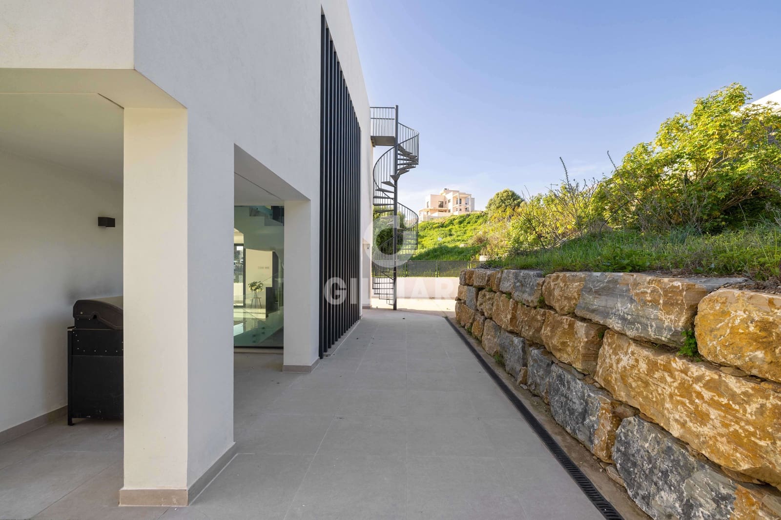 3 makuuhuone Huvila myytävänä paikassa Estepona mukana uima-altaan - 1 440 000 € (Ref: 9756738)