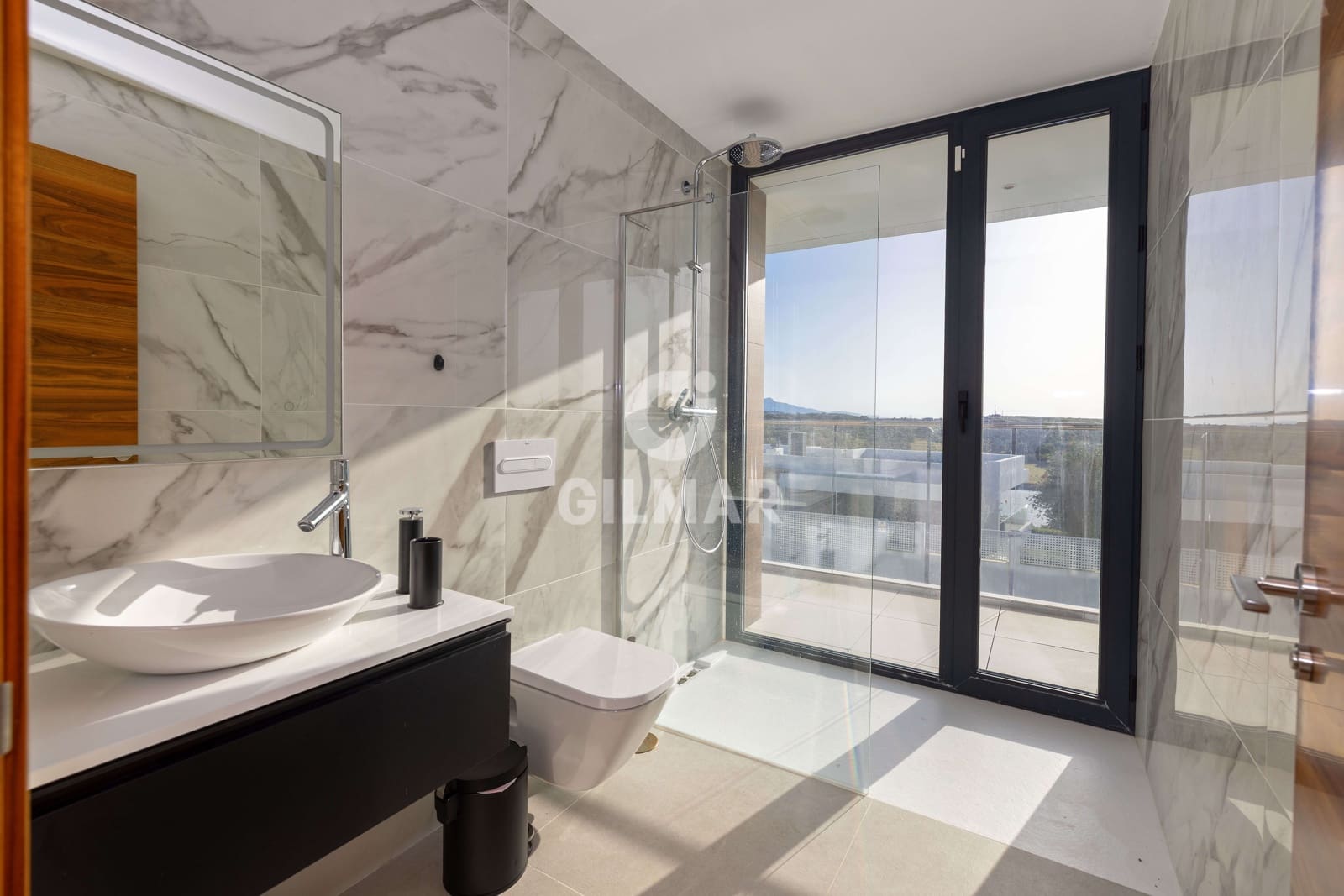 3 makuuhuone Huvila myytävänä paikassa Estepona mukana uima-altaan - 1 440 000 € (Ref: 9756738)