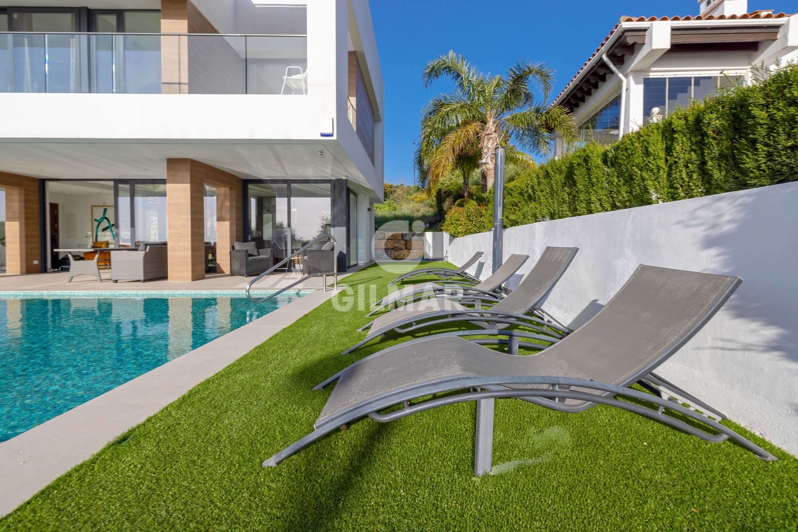 3 makuuhuone Huvila myytävänä paikassa Estepona mukana uima-altaan - 1 440 000 € (Ref: 9756738)