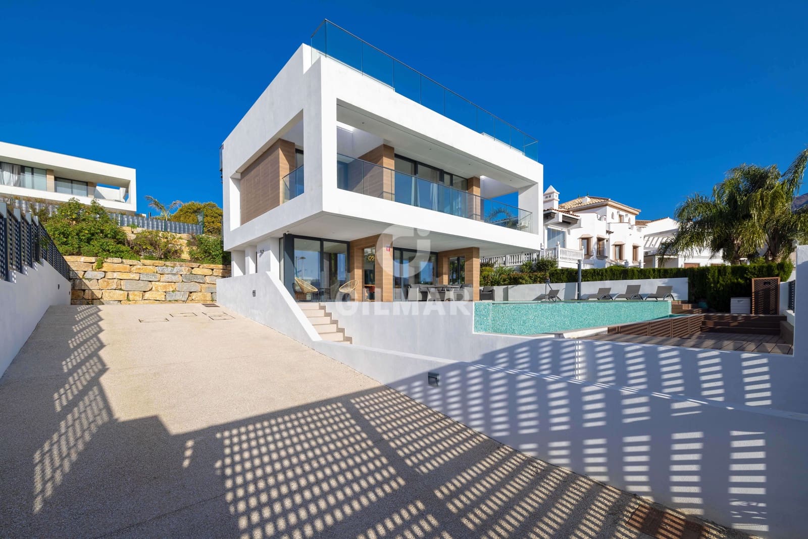 3 makuuhuone Huvila myytävänä paikassa Estepona mukana uima-altaan - 1 440 000 € (Ref: 9756738)