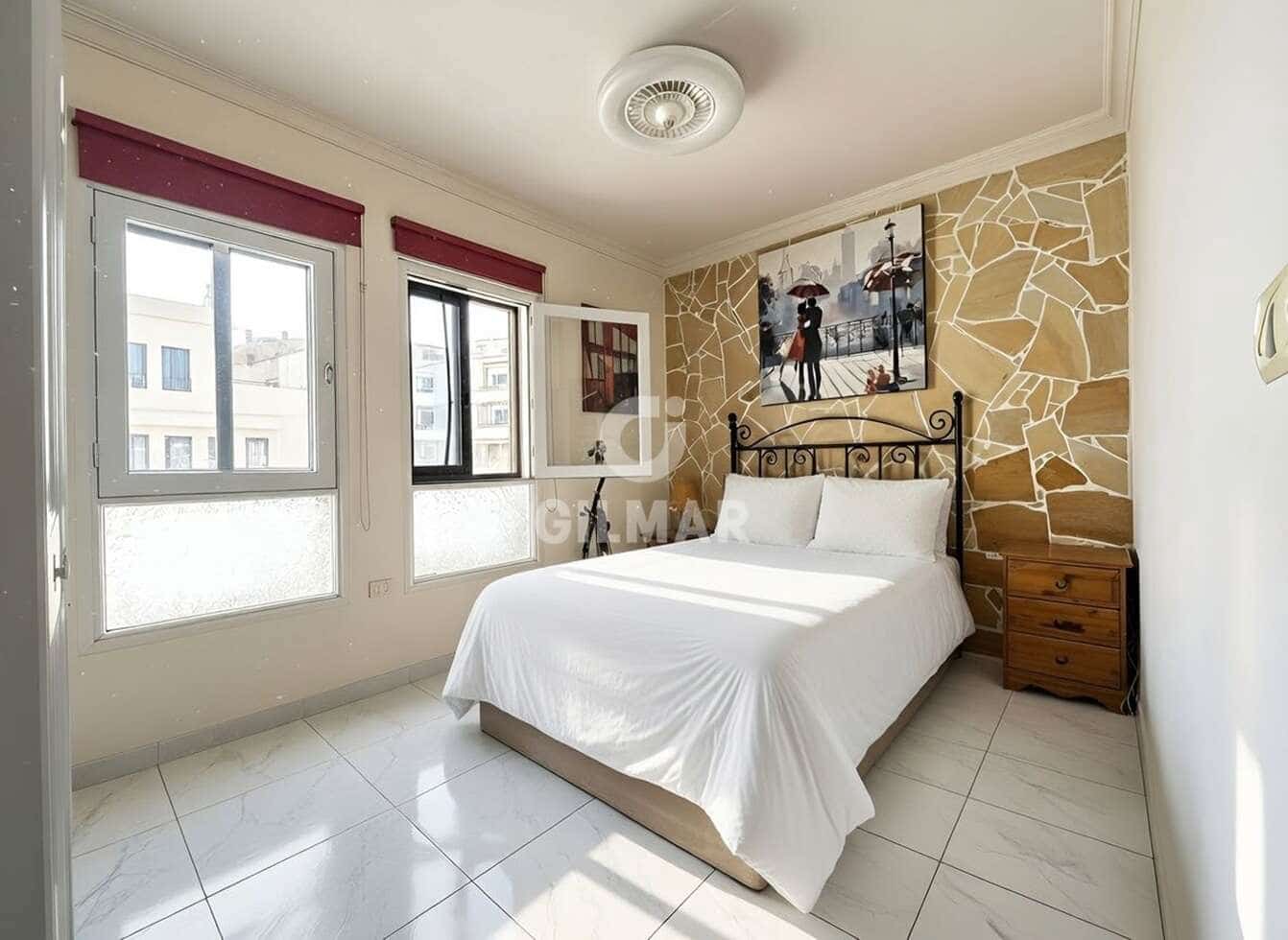 1 slaapkamer Flat te koop in Los Cristianos met zwembad - € 231.000 (Ref: 9761518)