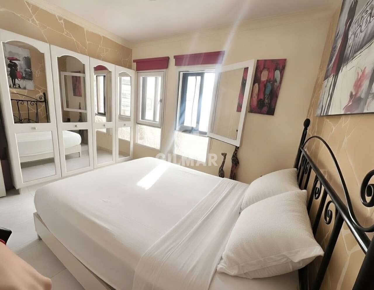 1 slaapkamer Flat te koop in Los Cristianos met zwembad - € 231.000 (Ref: 9761518)