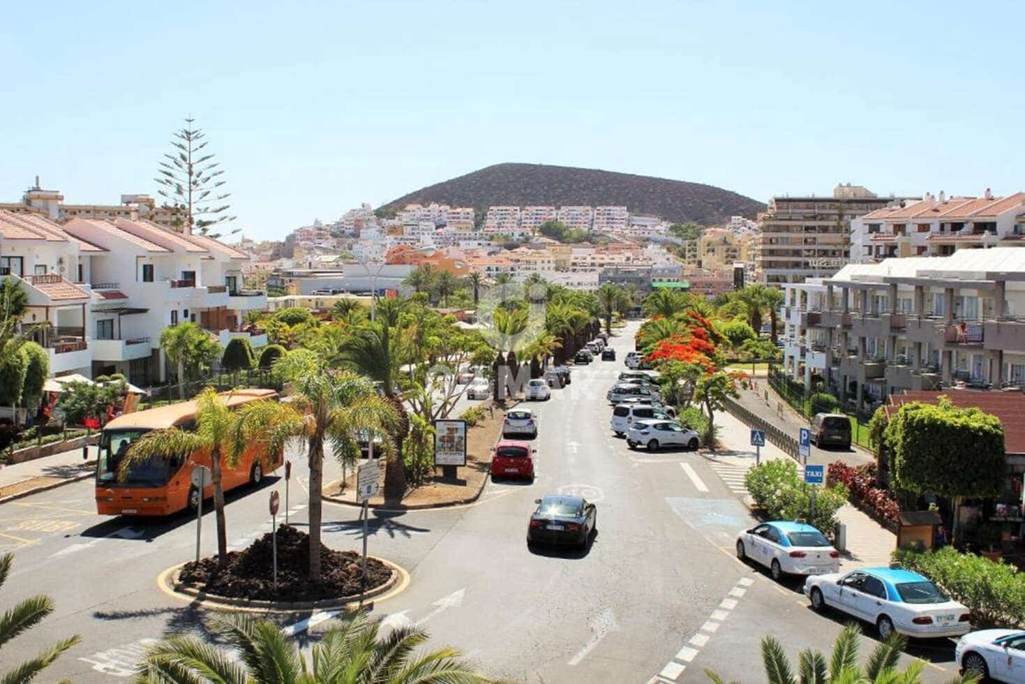 1 slaapkamer Flat te koop in Los Cristianos met zwembad - € 231.000 (Ref: 9761518)