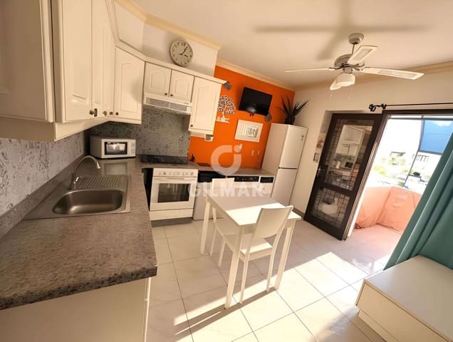 1 slaapkamer Flat te koop in Los Cristianos, Arona met zwembad - € 231.000 (Ref: 9761518)