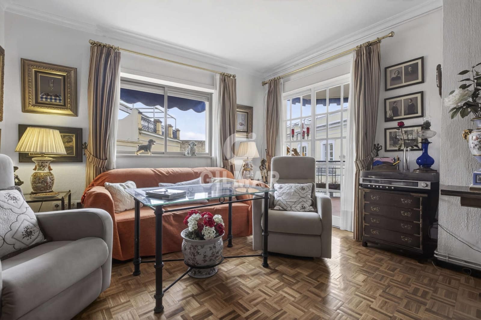 3 bedroom Flat for sale in Seville city with garage - € 950,000 (Ref: 9771007)