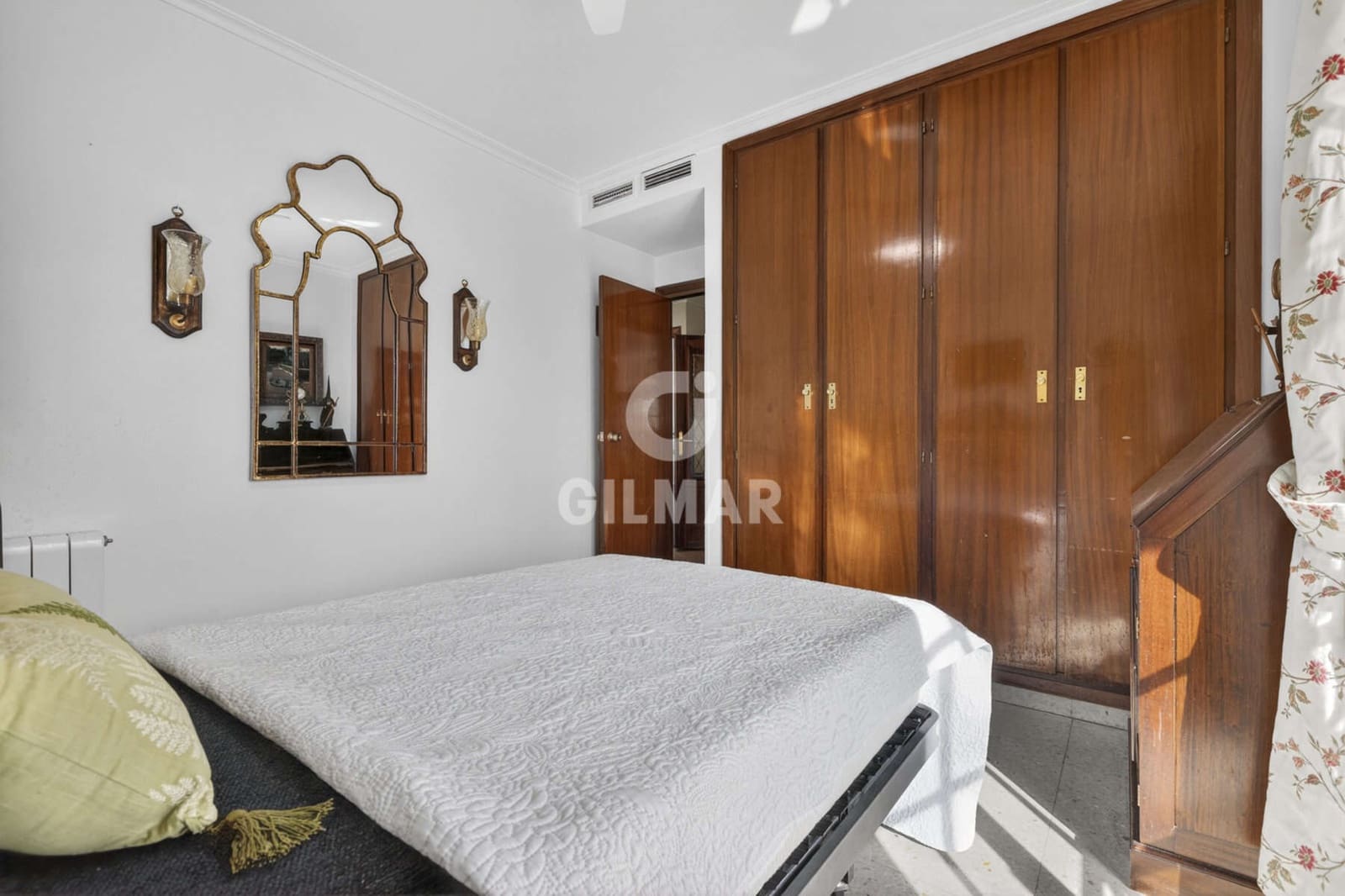 3 bedroom Flat for sale in Seville city with garage - € 950,000 (Ref: 9771007)