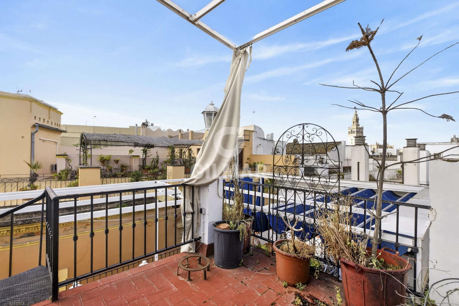 3 bedroom Flat for sale in Seville city with garage - € 950,000 (Ref: 9771007)