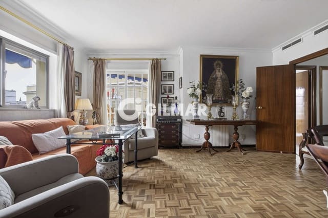 3 slaapkamer Penthouse te koop in San Bartolomé, Sevilla stad met garage - € 893.000 (Ref: 9771007)