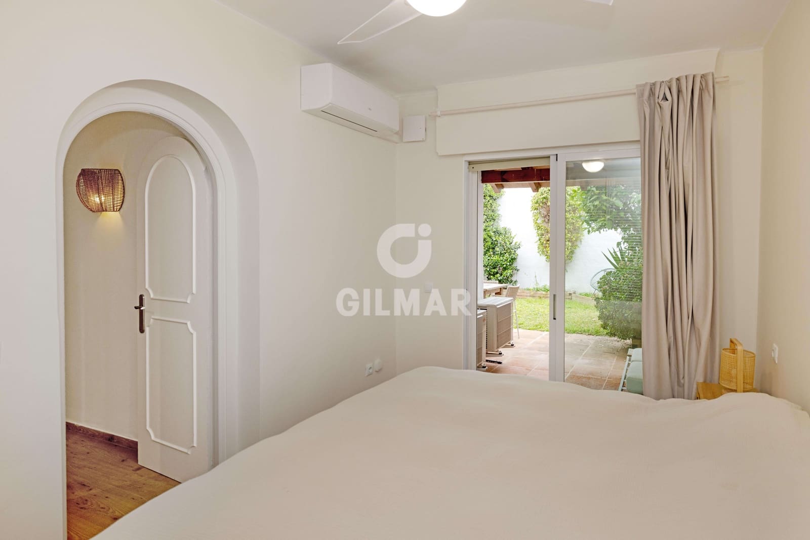 4 soverom Rekkehus til salgs i Cabopino med svømmebasseng garasje - € 549 000 (Ref: 9772460)