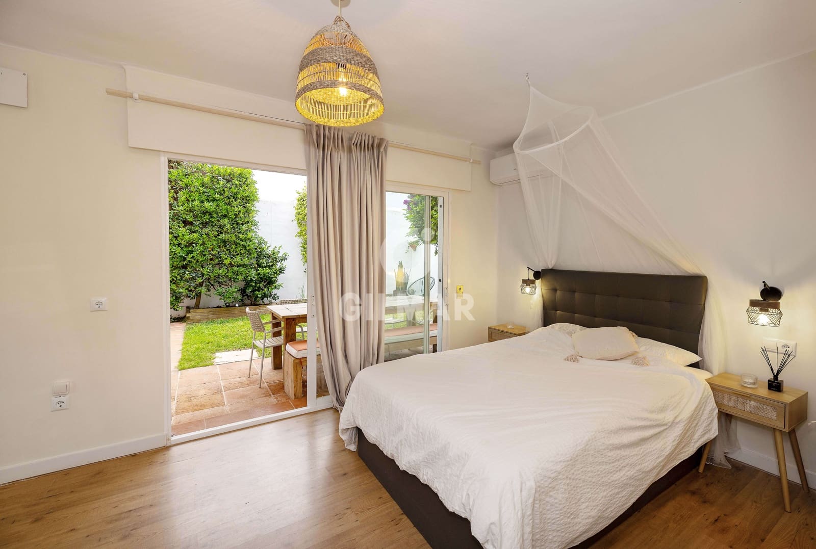 4 soverom Rekkehus til salgs i Cabopino med svømmebasseng garasje - € 549 000 (Ref: 9772460)