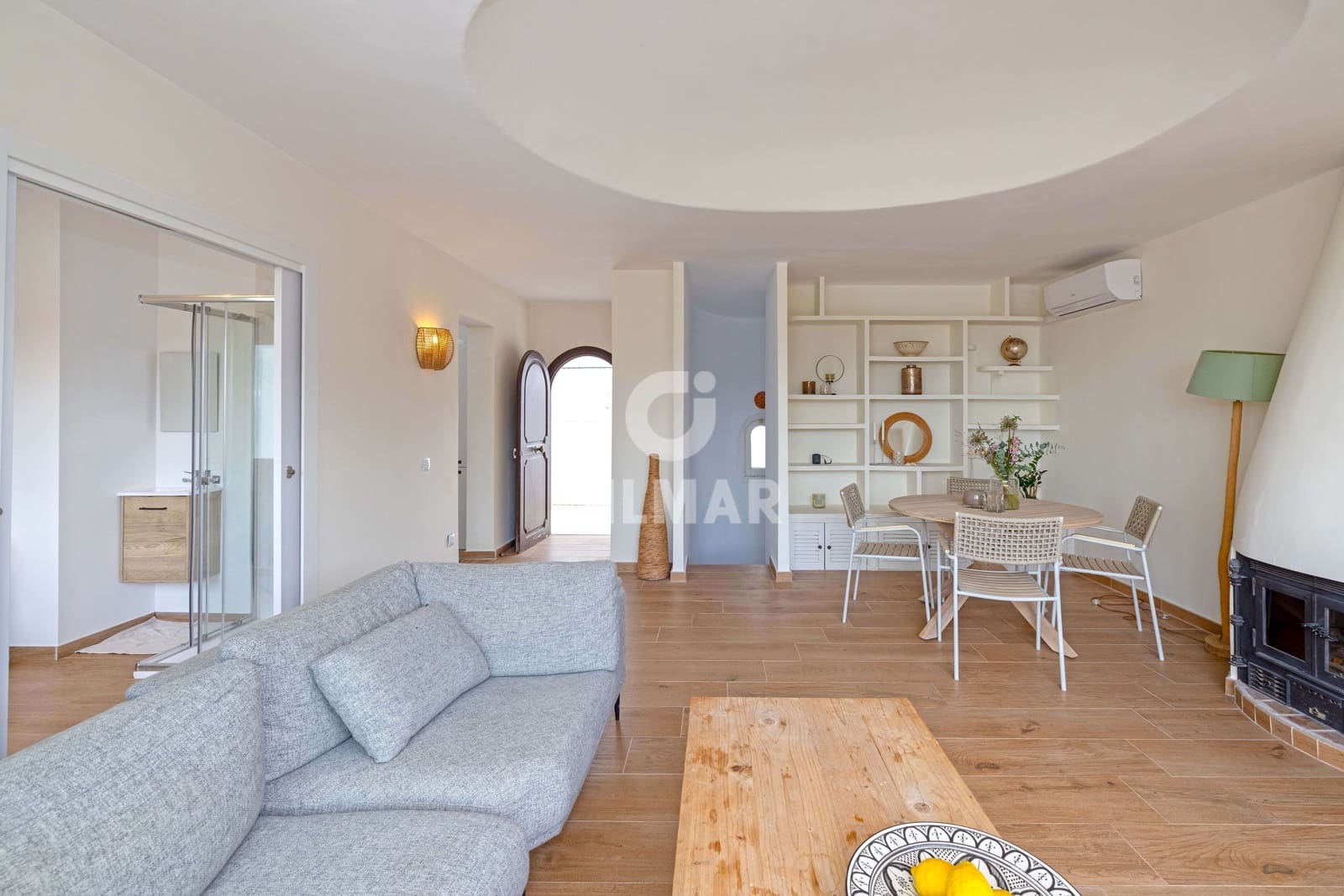 4 soverom Rekkehus til salgs i Cabopino med svømmebasseng garasje - € 549 000 (Ref: 9772460)