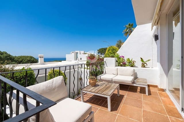 4 soverom Rekkehus til salgs i Cabopino, Marbella med svømmebasseng garasje - € 549 000 (Ref: 9772460)
