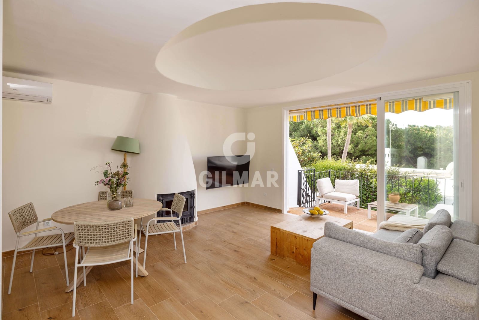 4 soverom Rekkehus til salgs i Cabopino med svømmebasseng garasje - € 549 000 (Ref: 9772460)