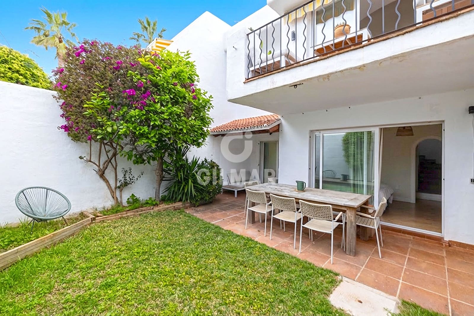 4 soverom Rekkehus til salgs i Cabopino med svømmebasseng garasje - € 549 000 (Ref: 9772460)