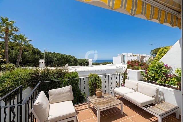 4 soverom Rekkehus til salgs i Cabopino, Marbella med svømmebasseng garasje - € 549 000 (Ref: 9772460)