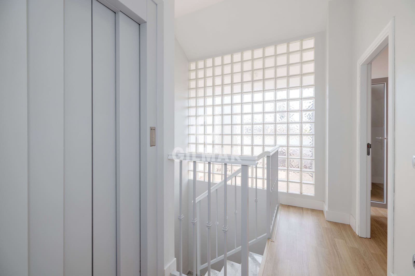 4 soverom Kjedet enebolig til salgs i Marbella med svømmebasseng garasje - € 795 000 (Ref: 9777125)