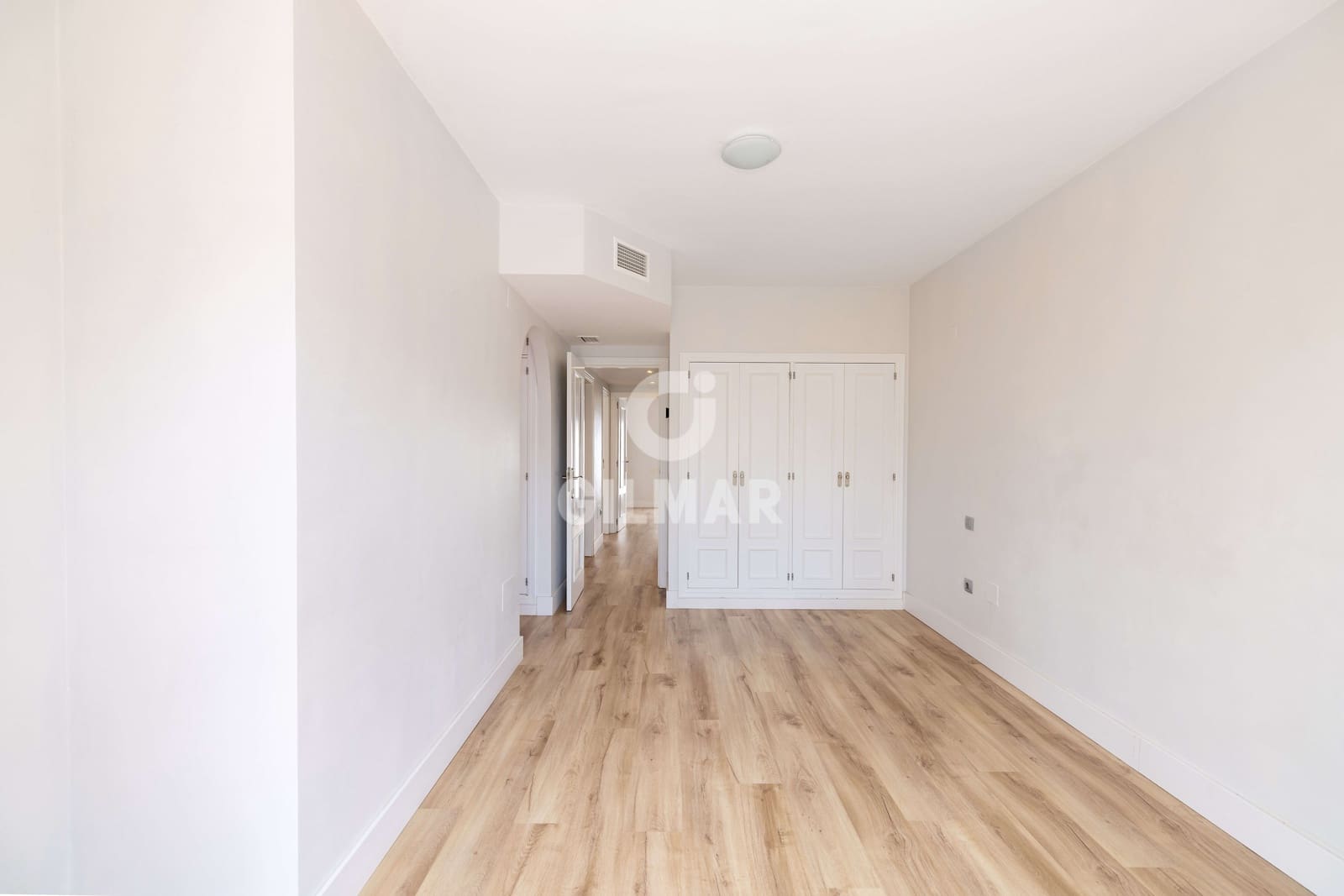 4 soverom Kjedet enebolig til salgs i Marbella med svømmebasseng garasje - € 795 000 (Ref: 9777125)