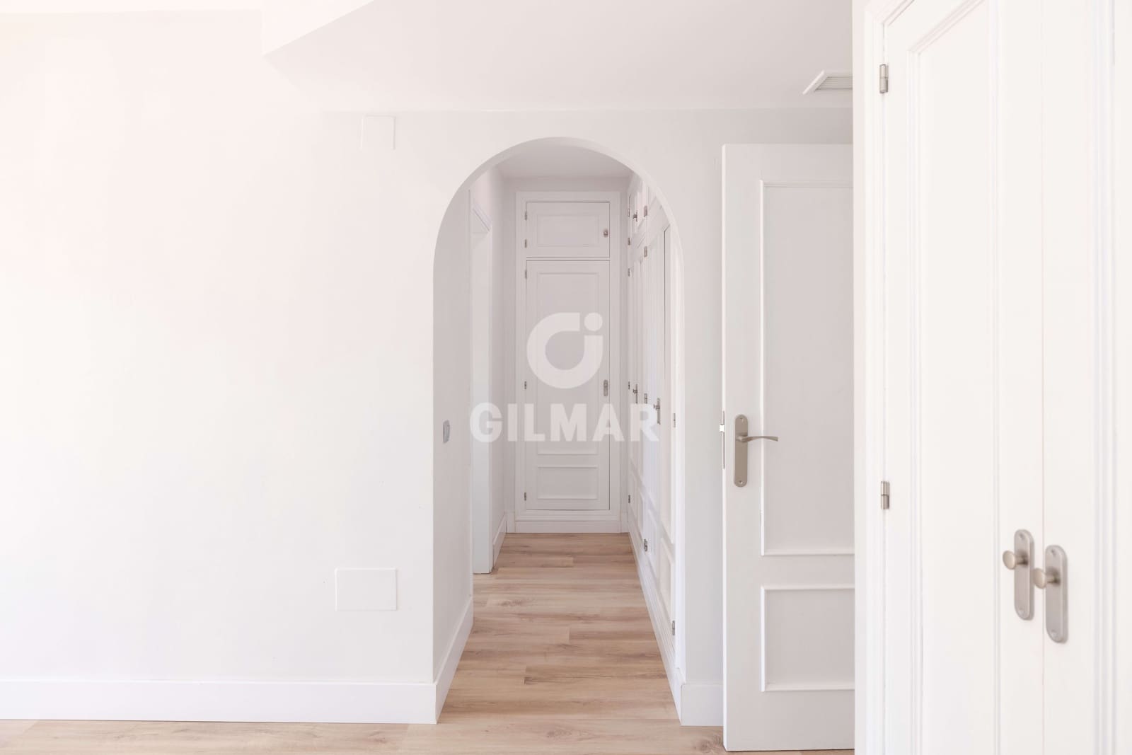 4 soverom Kjedet enebolig til salgs i Marbella med svømmebasseng garasje - € 795 000 (Ref: 9777125)