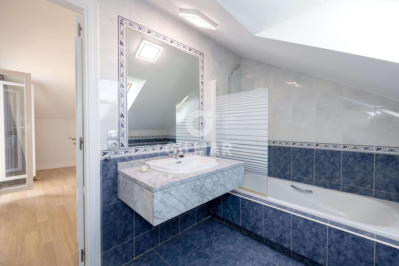 4 soverom Kjedet enebolig til salgs i Marbella med svømmebasseng garasje - € 795 000 (Ref: 9777125)