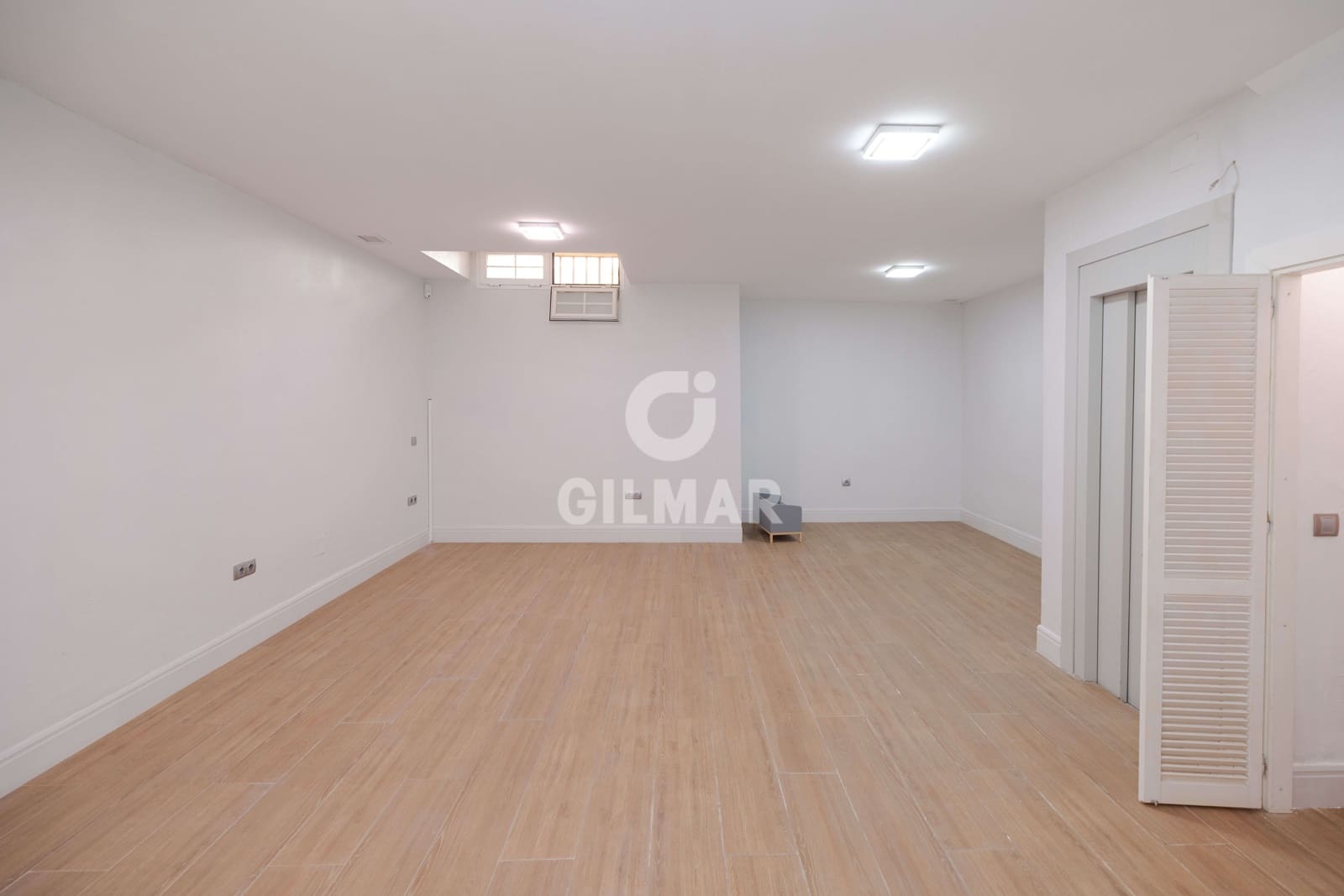 4 soverom Kjedet enebolig til salgs i Marbella med svømmebasseng garasje - € 795 000 (Ref: 9777125)