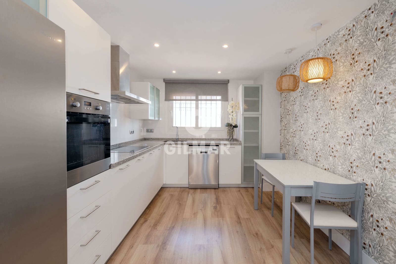 4 soverom Kjedet enebolig til salgs i Marbella med svømmebasseng garasje - € 795 000 (Ref: 9777125)