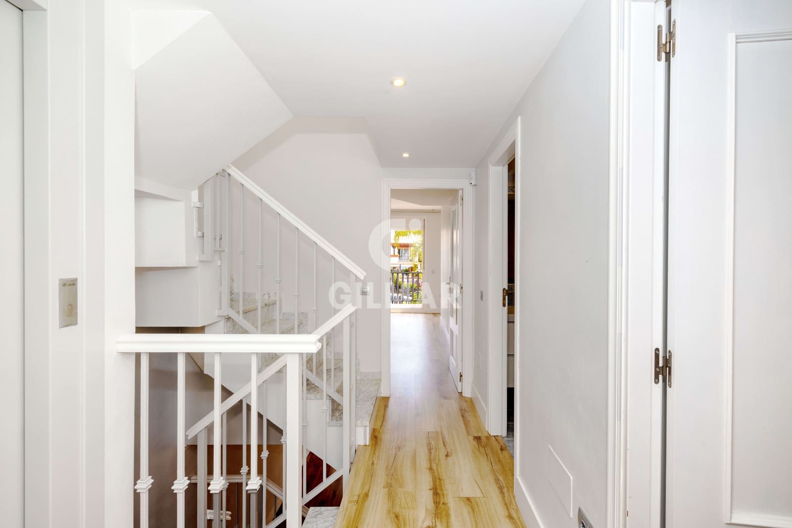 4 soverom Kjedet enebolig til salgs i Marbella med svømmebasseng garasje - € 795 000 (Ref: 9777125)