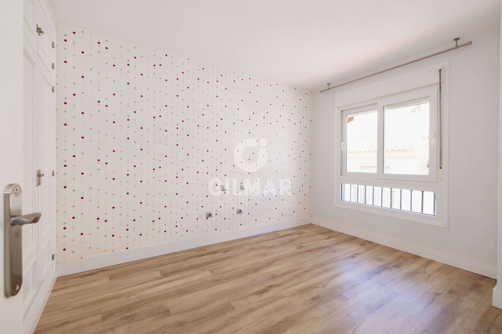 4 soverom Kjedet enebolig til salgs i Marbella med svømmebasseng garasje - € 795 000 (Ref: 9777125)